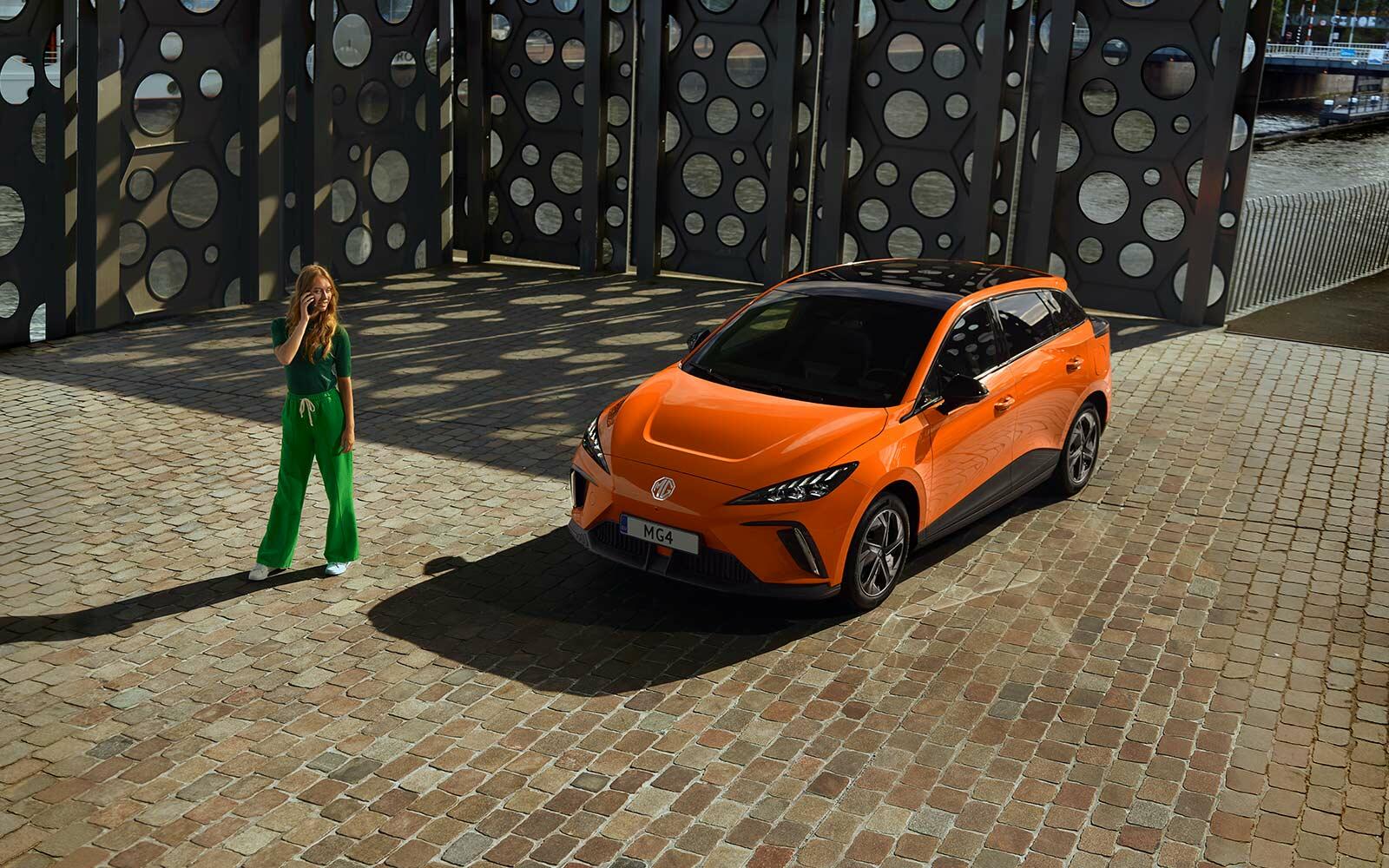 02-MG4-frontal-woman.jpg (optimized_original)